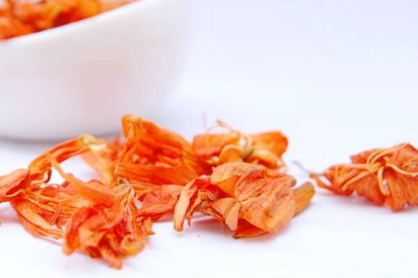 百合花怎么吃，泡茶、炒菜、煲湯