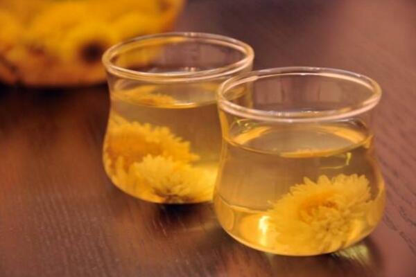 菊花茶什么季節喝，最適合在夏秋兩季飲用