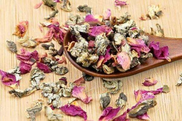 玫瑰花泡水喝的9大禁忌，都是生活中經常遇到的