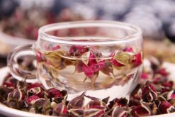 玫瑰花泡水喝的9大禁忌，都是生活中經(jīng)常遇到的"